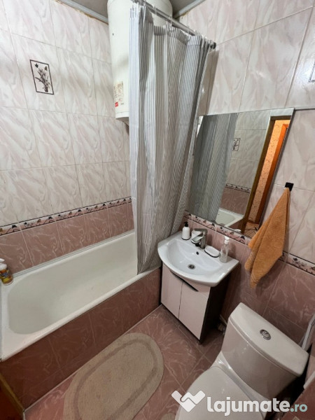 De inchiriat 2 camere in zona Zizin