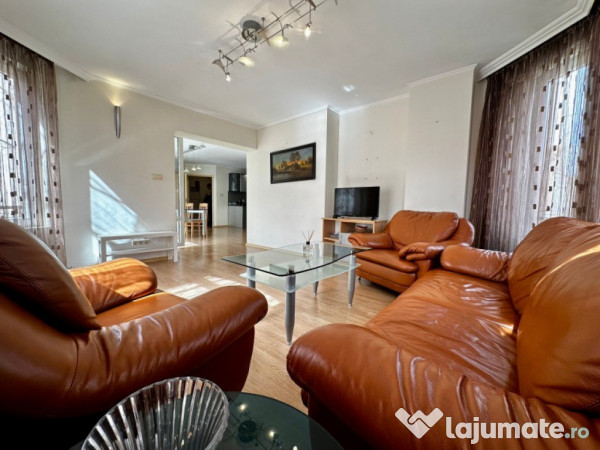 Spre vanzare 3 camere in zona Florilor