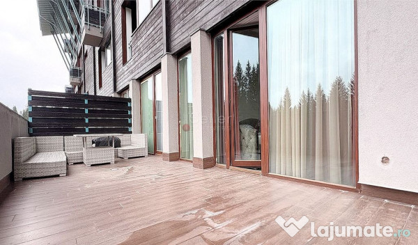 Terase generoase cu vederea spre padure 