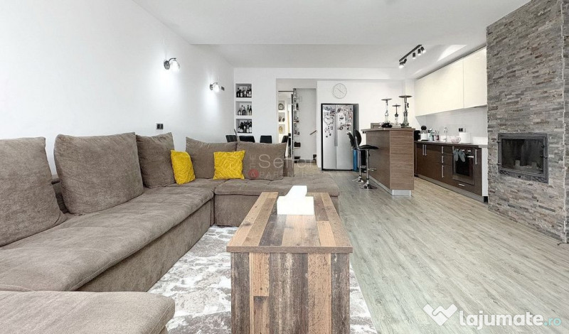 Terase generoase cu vederea spre padure 