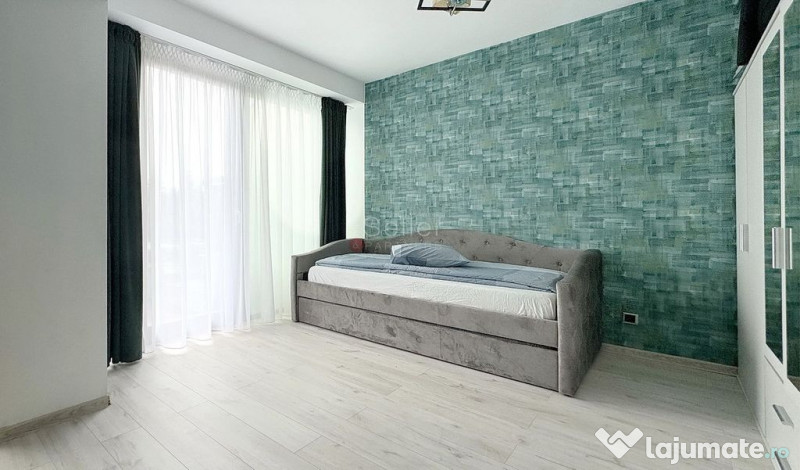 Terase generoase cu vederea spre padure 