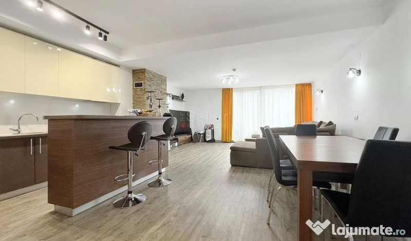 Terase generoase cu vederea spre padure 