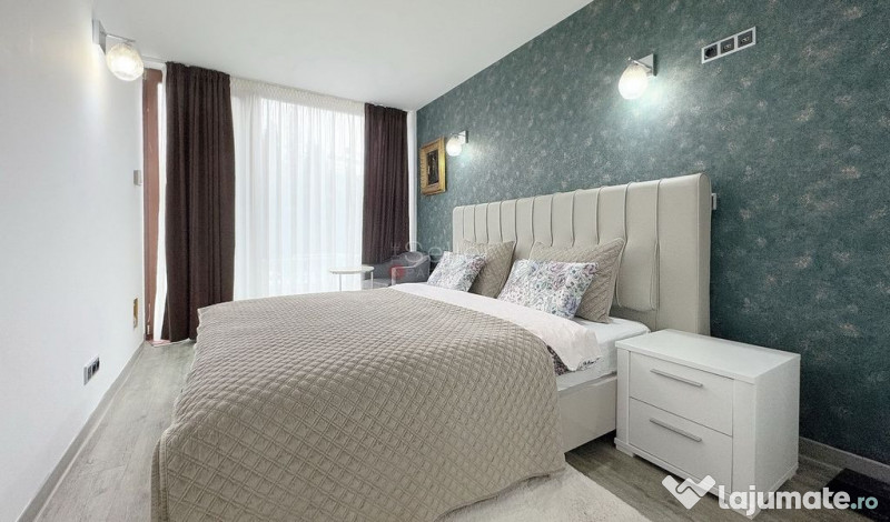 Terase generoase cu vederea spre padure 