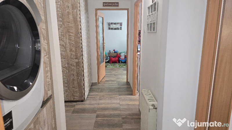 Vand apartament 2 camere decomandat in Deva, 22 Decembrie, mobilat