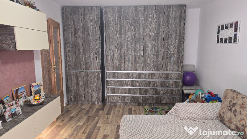 Vand apartament 2 camere decomandat in Deva, 22 Decembrie, mobilat