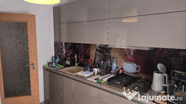 Vand apartament 2 camere decomandat in Deva, 22 Decembrie, mobilat