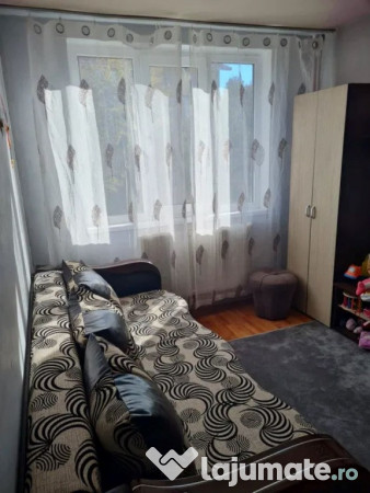 Apartament cu 3 camere in Micro 19