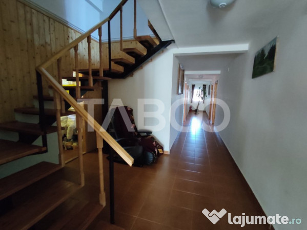 EXCLUSIVITATE - Casa 9 camere 615 mpu 9 bai 3600 mp teren in 