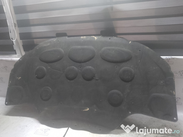 P&acirc;sla capotă Mercedes E-Class 2012