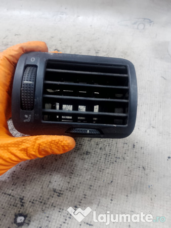 Grila ventilatie stanga Volkswagen Passat B5 2005