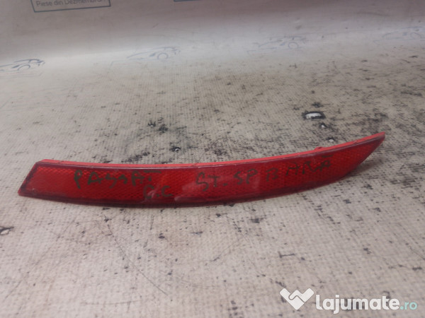 Catadioptru reflectorizant stanga Volkswagen Passat CC 2011