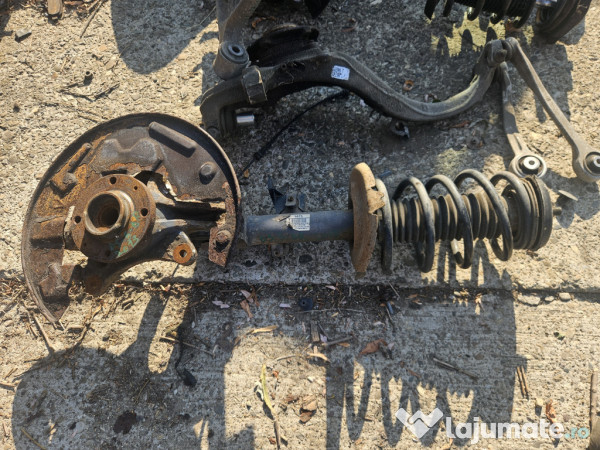 Fuzeta cu amortizor dreapta fata Citroen DS5 2015