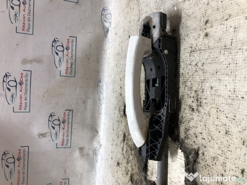 Maner exterior stanga fata Skoda Superb 2013