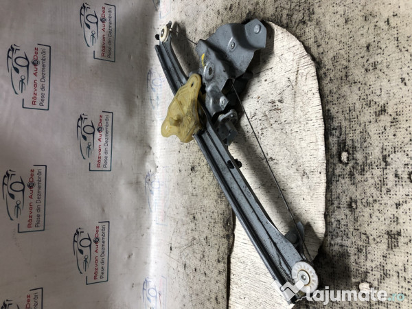 Macara geam dreapta fata Renault Clio 3 2016
