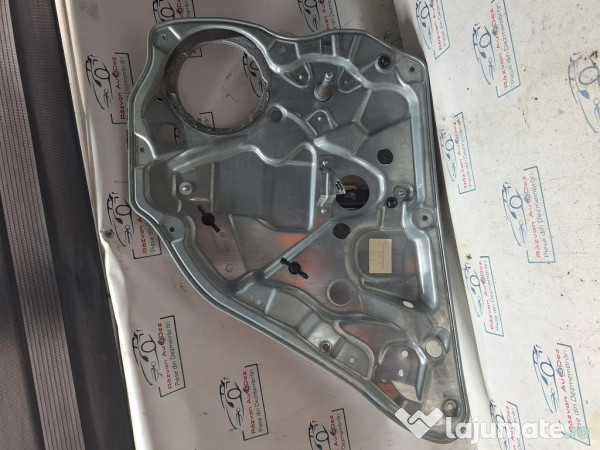 Macara geam dreapta spate Volkswagen Polo - Benzina 2001