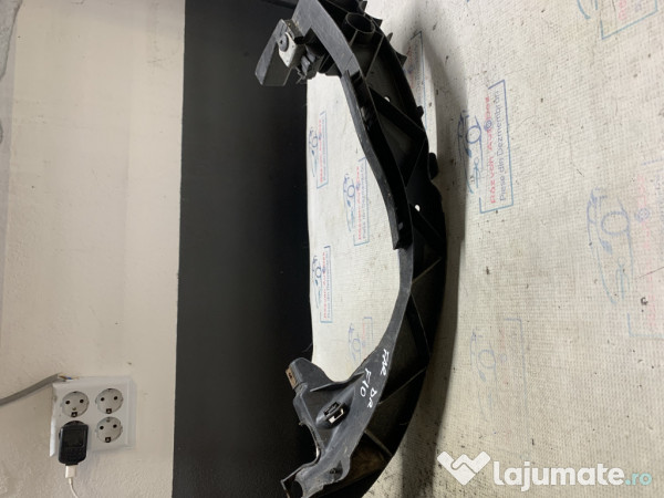 Suport far dreapta BMW 520 F10 - Motorina 2012