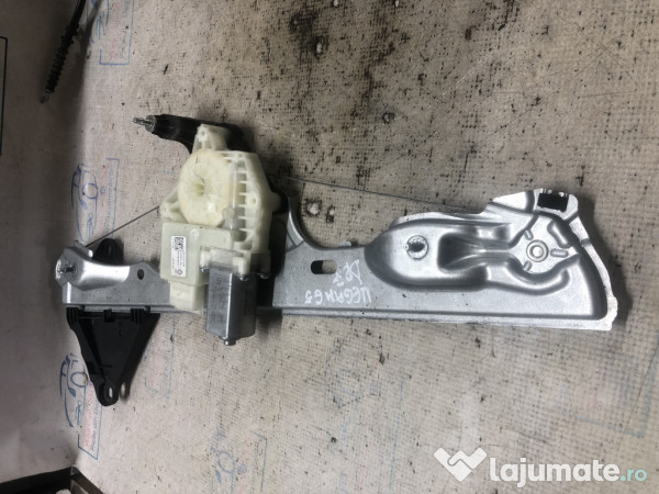 Macara geam dreapta fata Renault Megane 5 - Benzina 2024