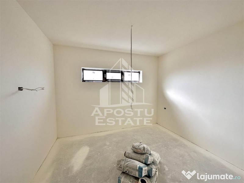 Jumatate de duplex cu 3 camere Sanandrei 