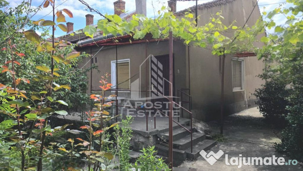 Casa individuala 3 camere, teren 678 mp Parneava 