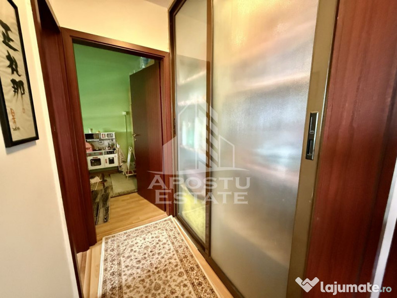 Apartament cu 3 camere, 2 bai, zona Dambovita 