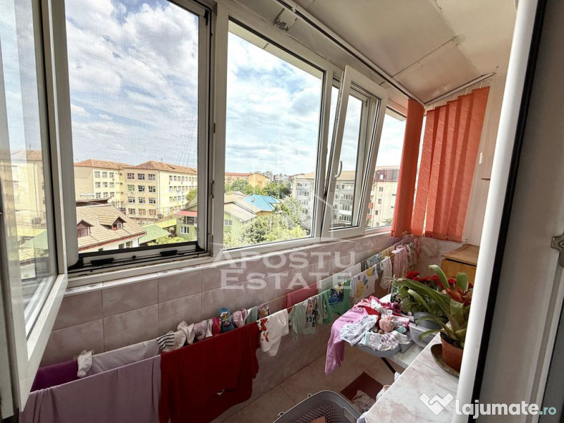 Apartament cu 3 camere, 2 bai, zona Dambovita 