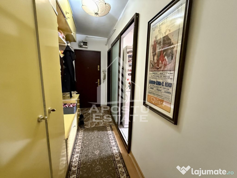 Apartament cu 3 camere, 2 bai, zona Dambovita 