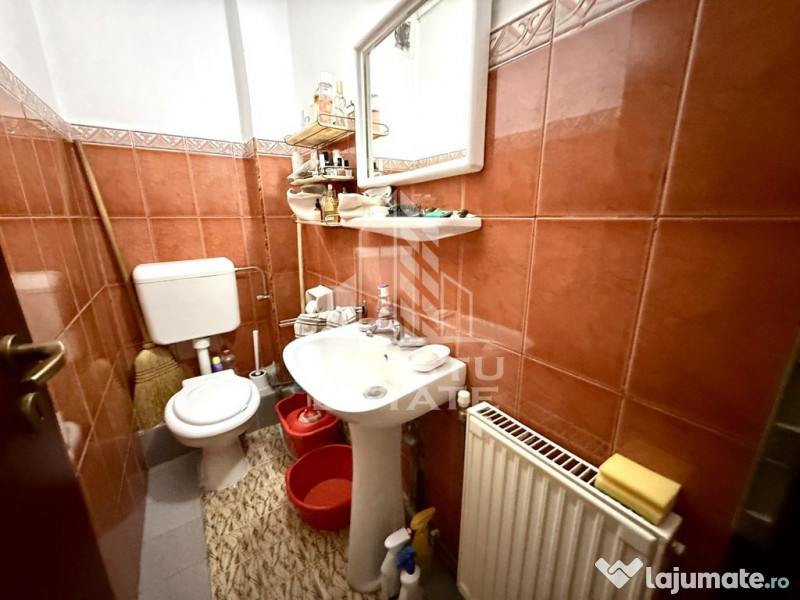Apartament cu 3 camere, 2 bai, zona Dambovita 