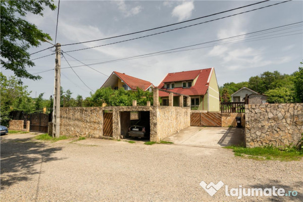 RECO Casa dubla cu teren generos 