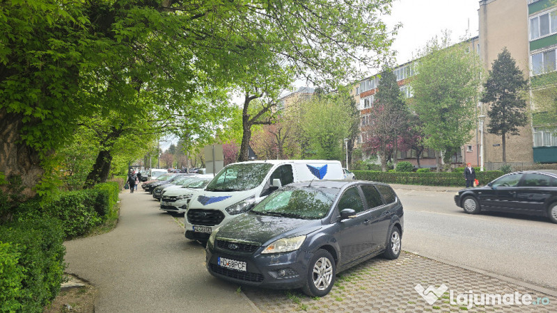 Vand sau inchiriez spatiu comercial in Deva, zona Balcescu (Astoria), 