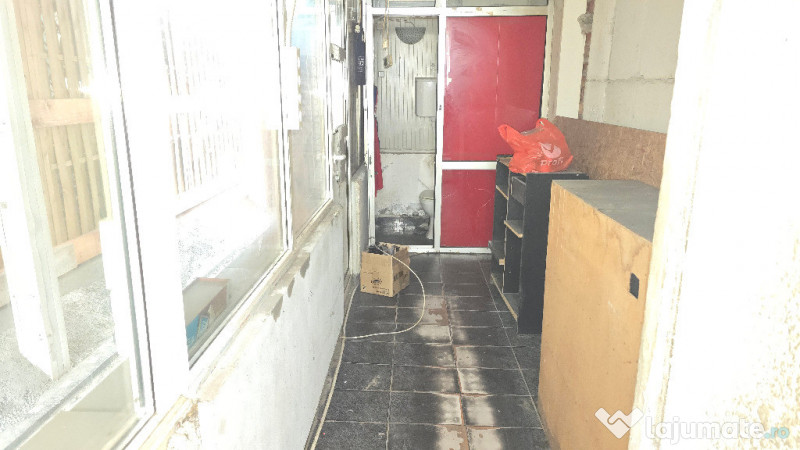 Vand sau inchiriez spatiu comercial in Deva, zona Balcescu (Astoria), 