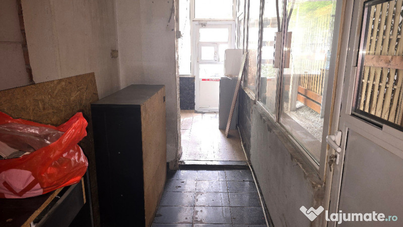 Vand sau inchiriez spatiu comercial in Deva, zona Balcescu (Astoria), 