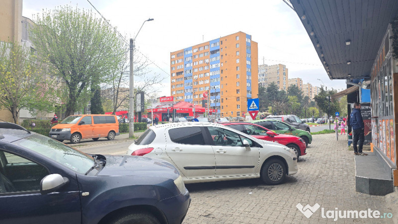 Vand sau inchiriez spatiu comercial in Deva, zona Balcescu (Astoria), 