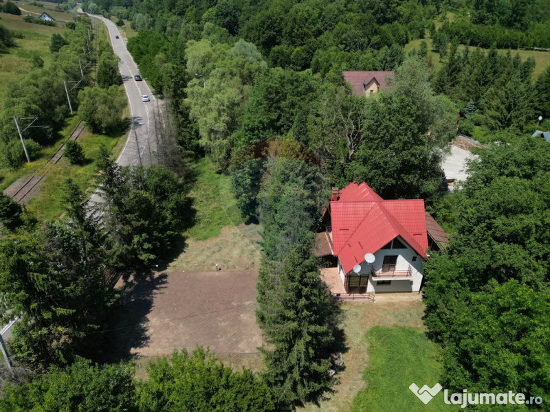 Casa cu teren generos – refugiul perfect în Paltinoasa...