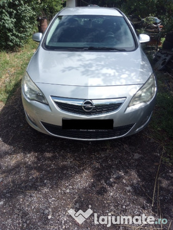 Opel Astra J Sport Tourer Combi 2011 