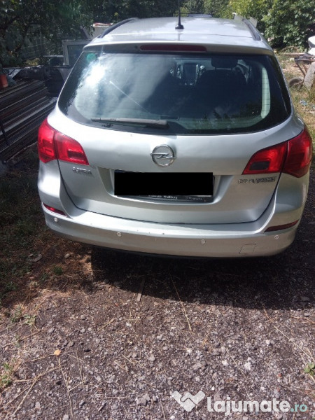 Opel Astra J Sport Tourer Combi 2011 