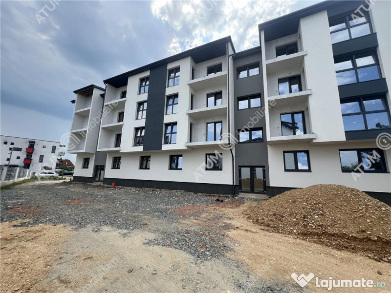 Apartament cu 2 camere decomandate etaj 1 zona Semaforului