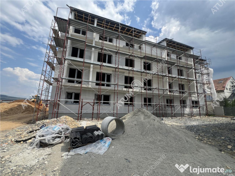 Apartament cu 2 camere decomandate etaj 1 zona Semaforului