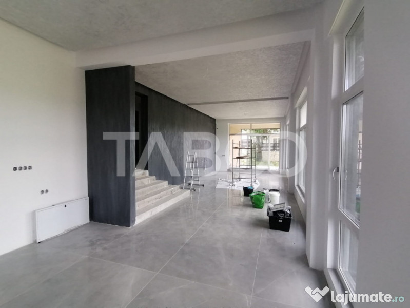 Casa moderna de inchiriat 5 camere cu teren si piscina Cisna