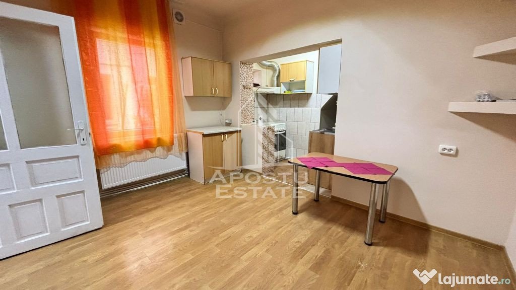 Apartament la curte comuna in zona Garii, renovat, centra...