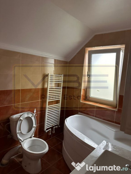 Popas Pacurari- 5 min de Atrium Garden- Vila 4 camere ren... 