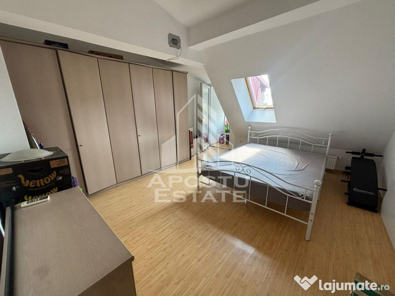 Apartament tip penthouse cu 3 camere, 2 bai, zona Toronta...