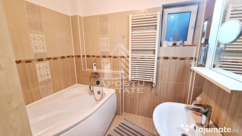 Apartament tip penthouse cu 3 camere, 2 bai, zona Toronta...