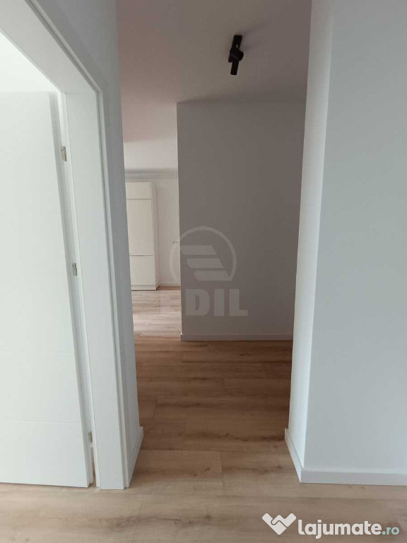 Apartament cu 3 camere,Eroilor,finisat, partial mobilat si utilat