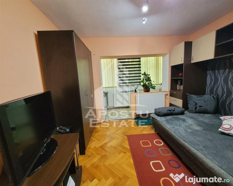 Apartament cu 3 camere, etaj intermediar, centrala propri... 