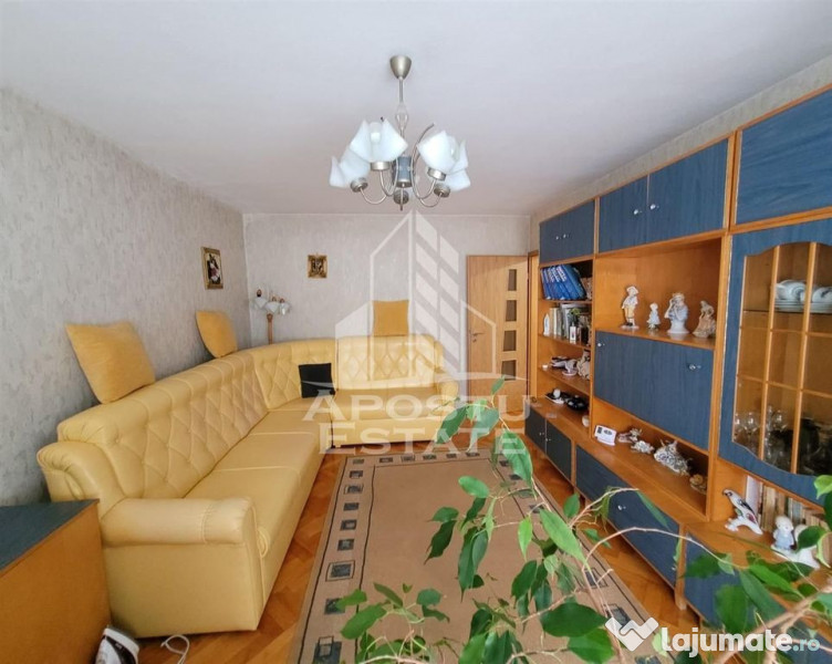 Apartament cu 3 camere, etaj intermediar, centrala propri... 