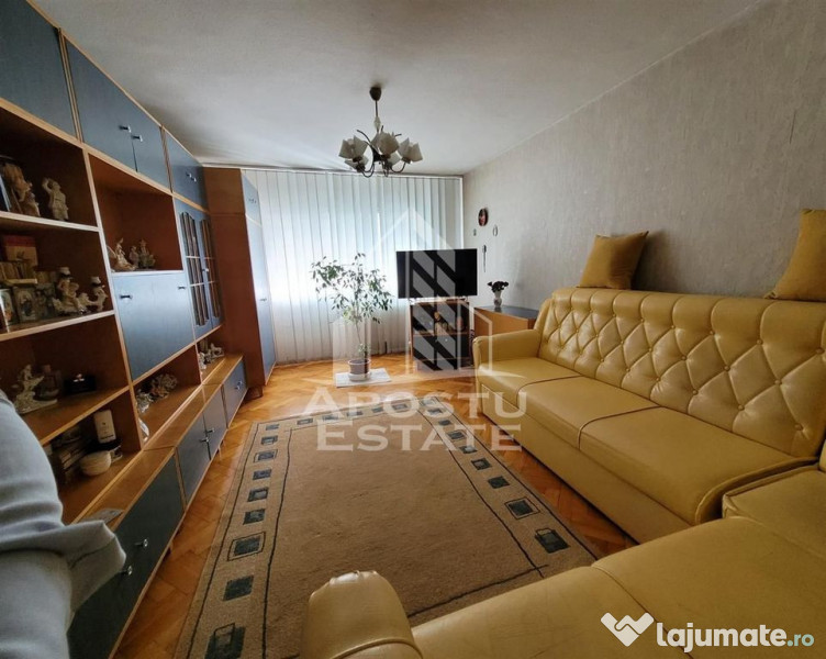 Apartament cu 3 camere, etaj intermediar, centrala propri... 