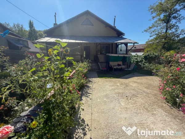 Casa de vacanta sau rezidenta in Adunati, buget redus 