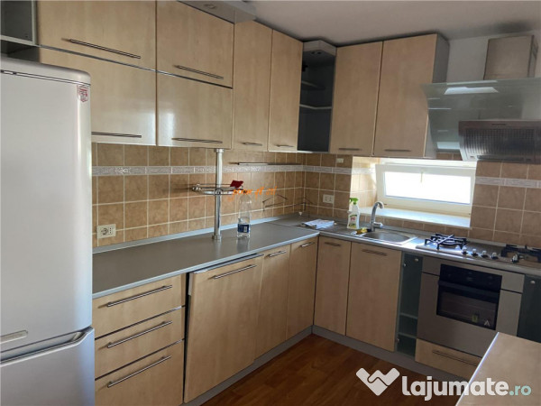 Apartament 4 camere transformat in 3 camere , zona ultracent 