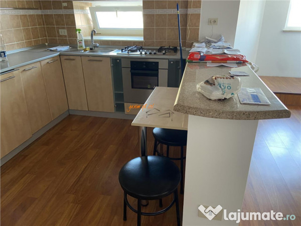 Apartament 4 camere transformat in 3 camere , zona ultracent 