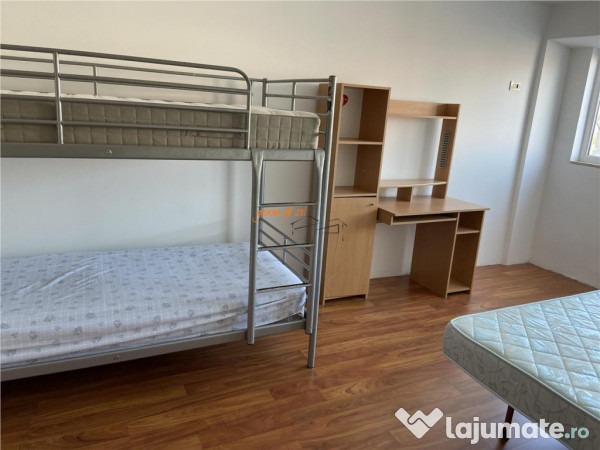 Apartament 4 camere transformat in 3 camere , zona ultracent 